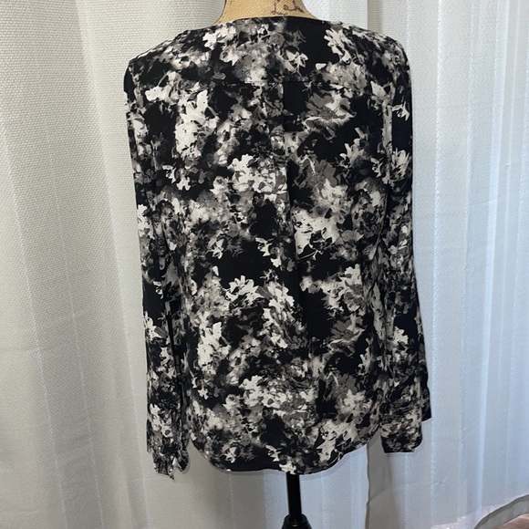 Black & White Surplice Long Sleeve Wrap Blouse - Picture 4 of 4